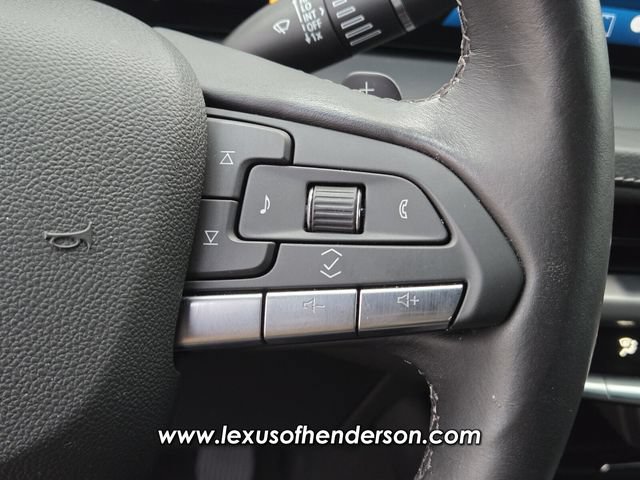 Used 2024 Cadillac XT4 Luxury w/ Cold Weather Package FWD image 25