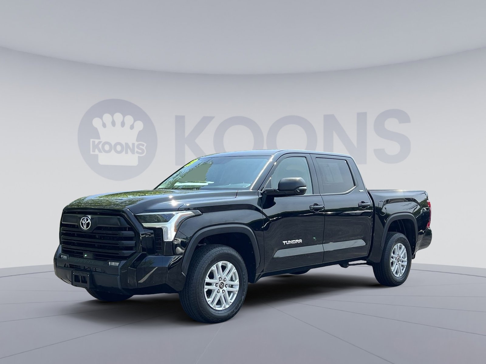 Used 2023 Toyota Tundra SR5 w/ SR5 Premium Package AWD/4WD image 4