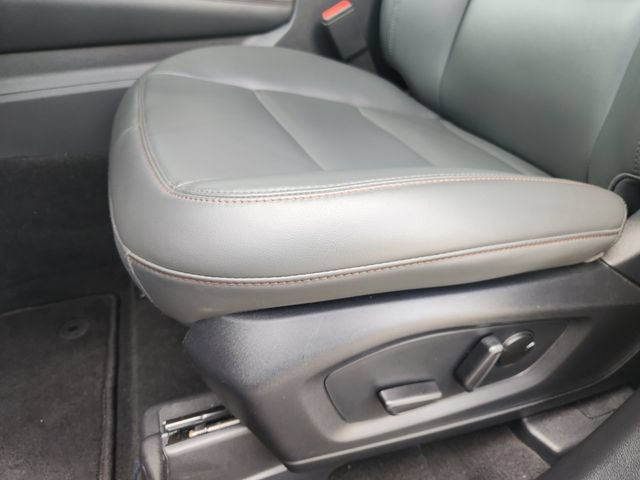 Used 2025 Ford Explorer Active w/ Active Comfort Package RWD image 23