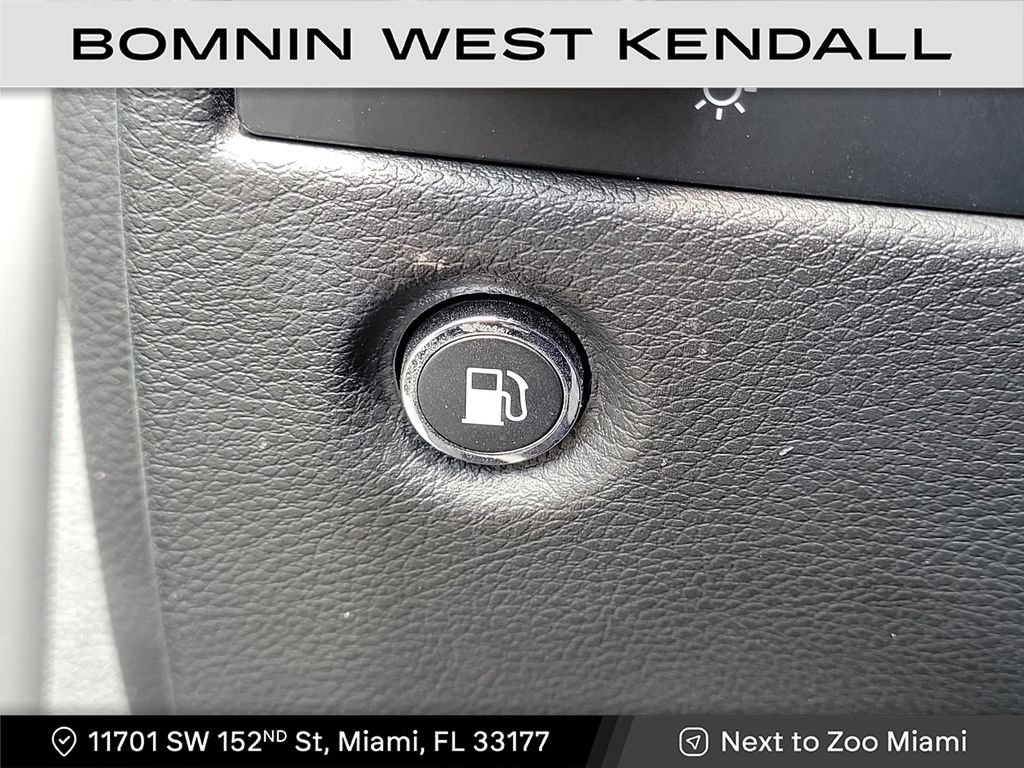 Used 2021 Jeep Grand Cherokee Laredo X image 25