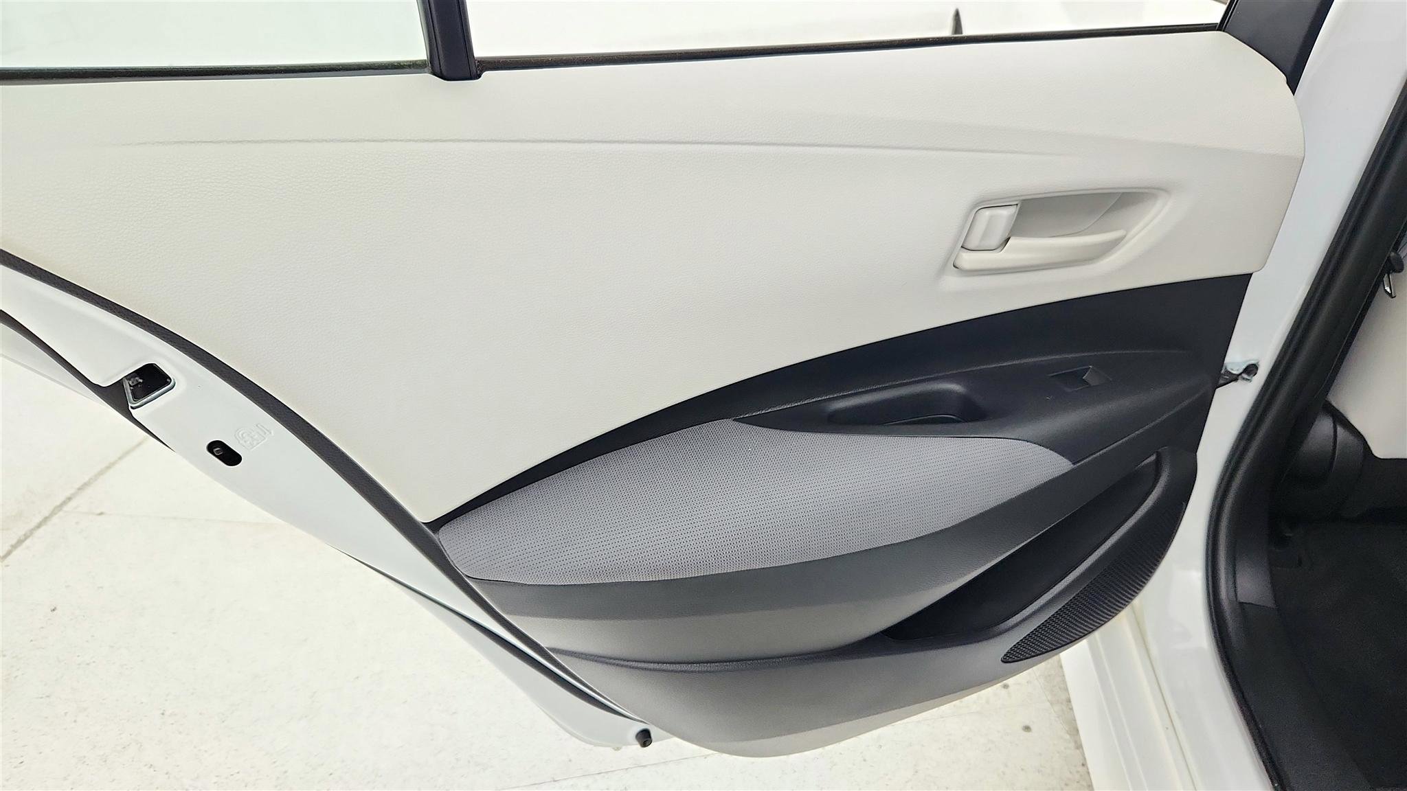 Used 2023 Toyota Corolla LE FWD image 39