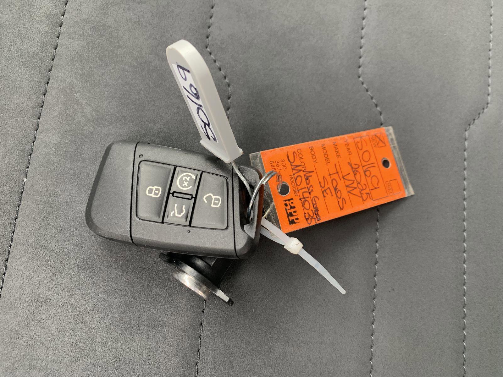 Used 2025 Volkswagen Taos SE w/ Taos Adventure Package (SXB) image 41