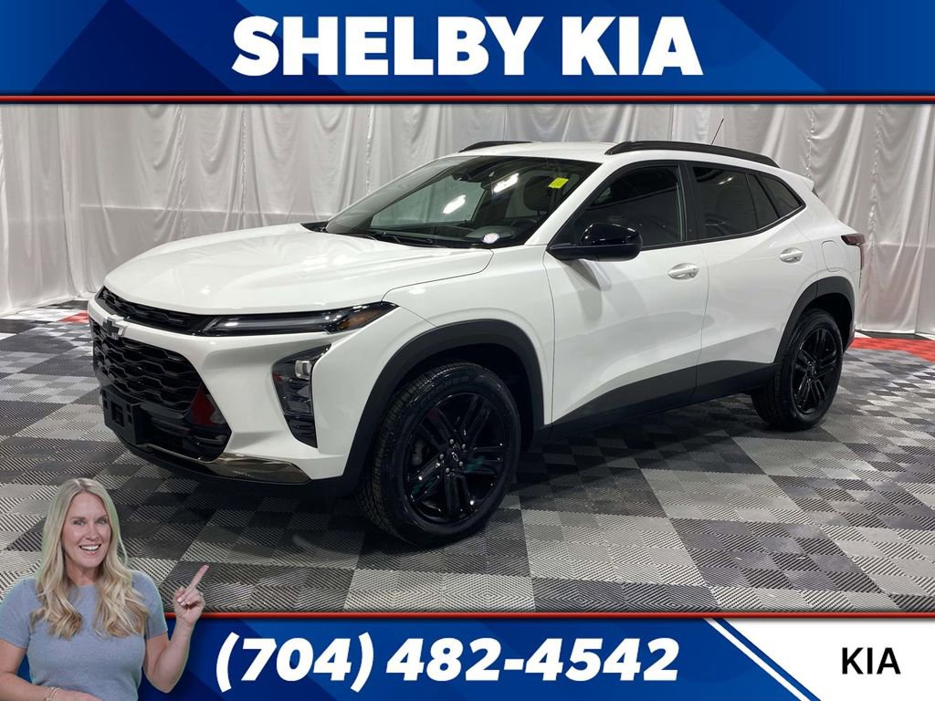 Used 2024 Chevrolet Trax ACTIV w/ Driver Confidence Package image 1