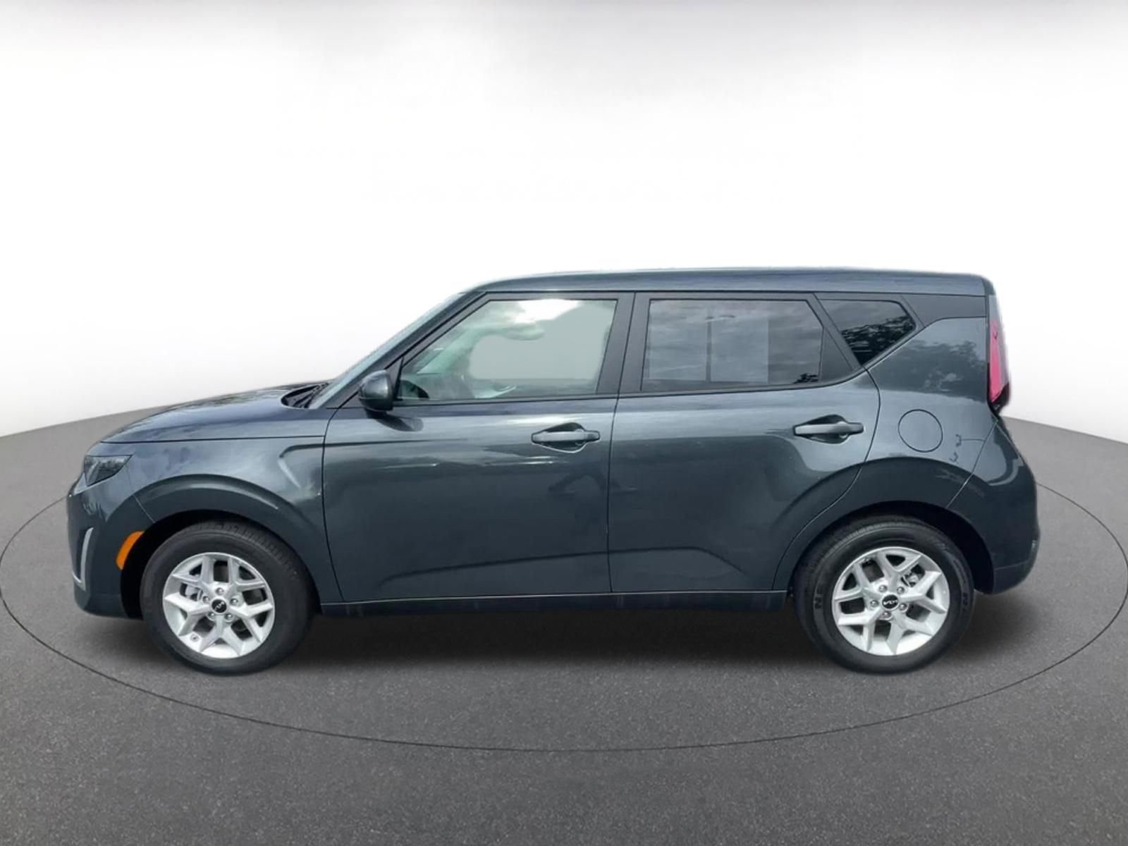 Used 2025 Kia Soul LX w/ LX Technology Package image 9