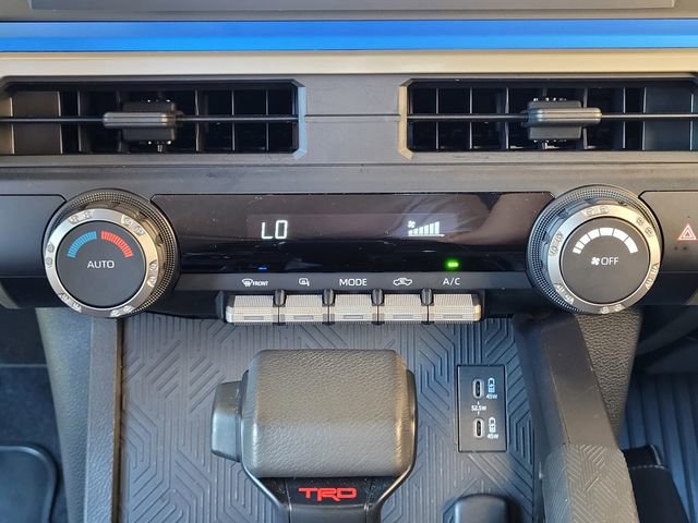 Certified 2025 Toyota Tacoma TRD Off-Road AWD/4WD image 25