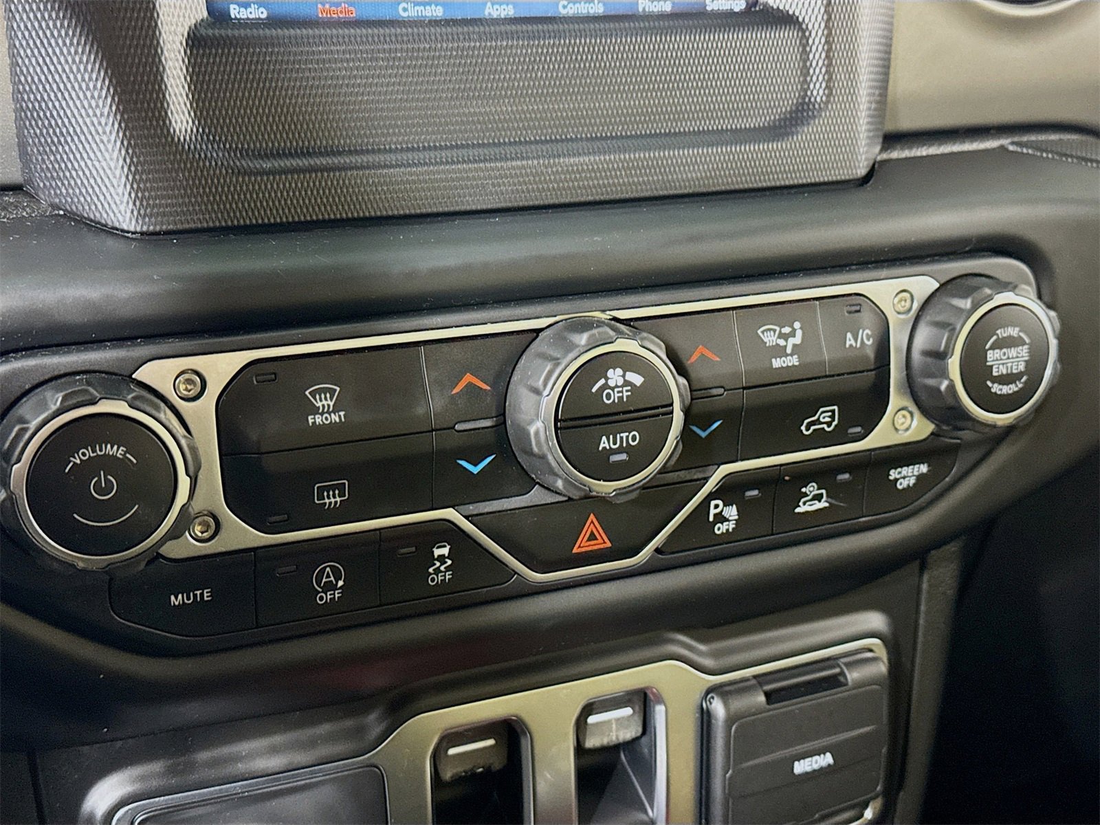 Used 2021 Jeep Wrangler Sport S image 15