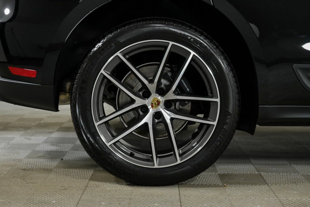 Used 2026 Porsche Macan AWD/4WD image 39