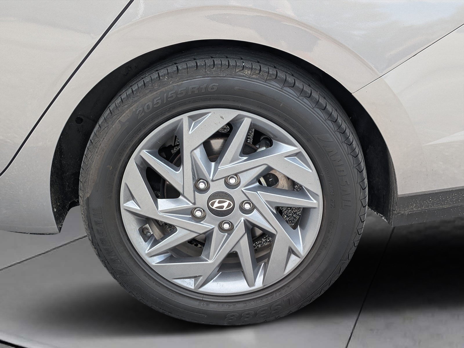 Used 2024 Hyundai Elantra SEL FWD image 9
