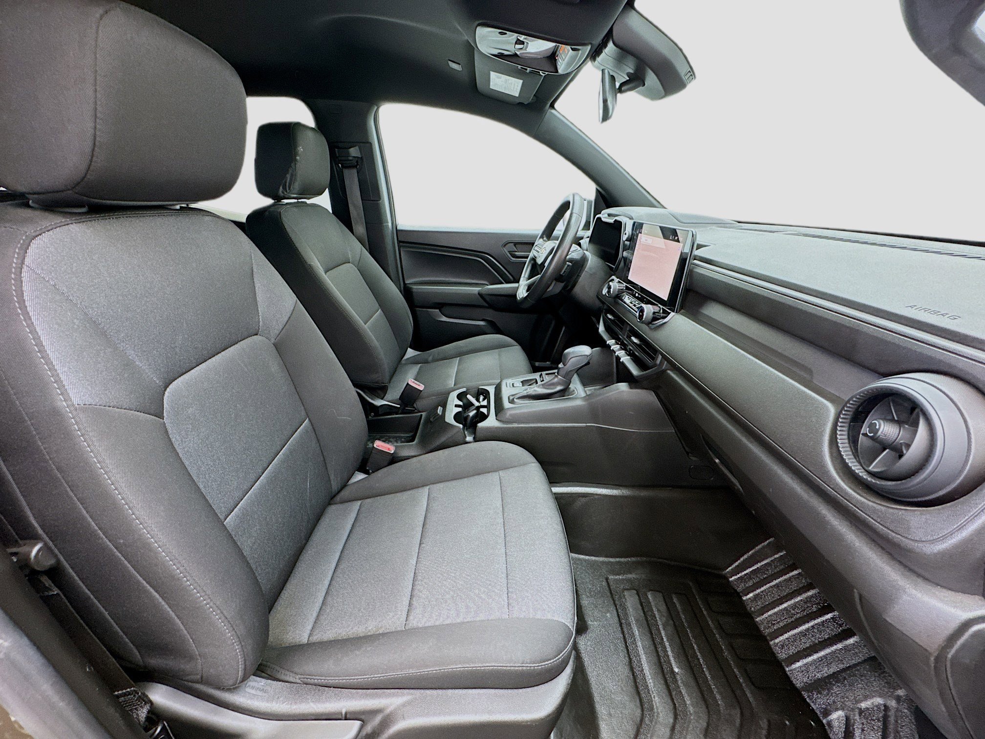 Used 2023 Chevrolet Colorado W/T image 18