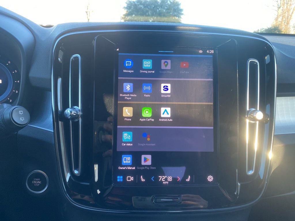 Used 2024 Volvo XC40 B5 Core image 19