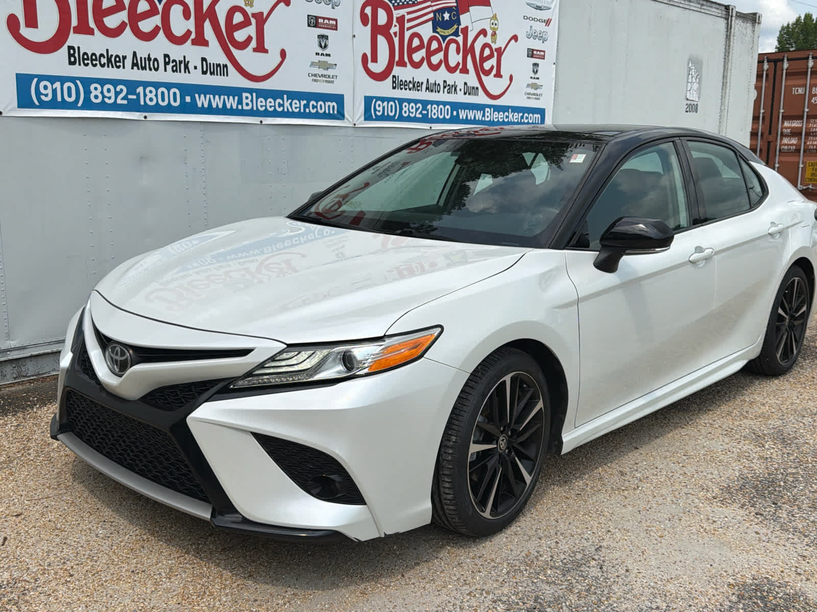 Used 2020 Toyota Camry XSE FWD image 6