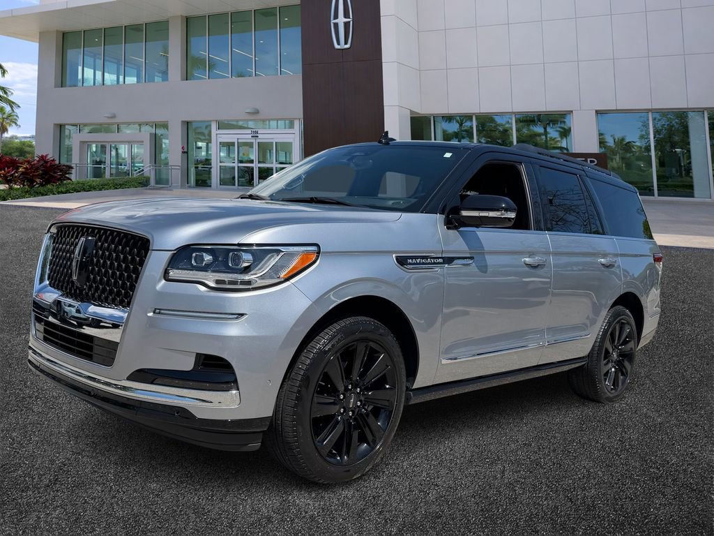 Certified 2024 Lincoln Navigator Black Label AWD/4WD image 3
