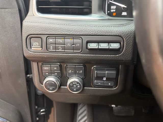 Used 2021 GMC Yukon Denali w/ Denali Ultimate Package AWD/4WD image 22