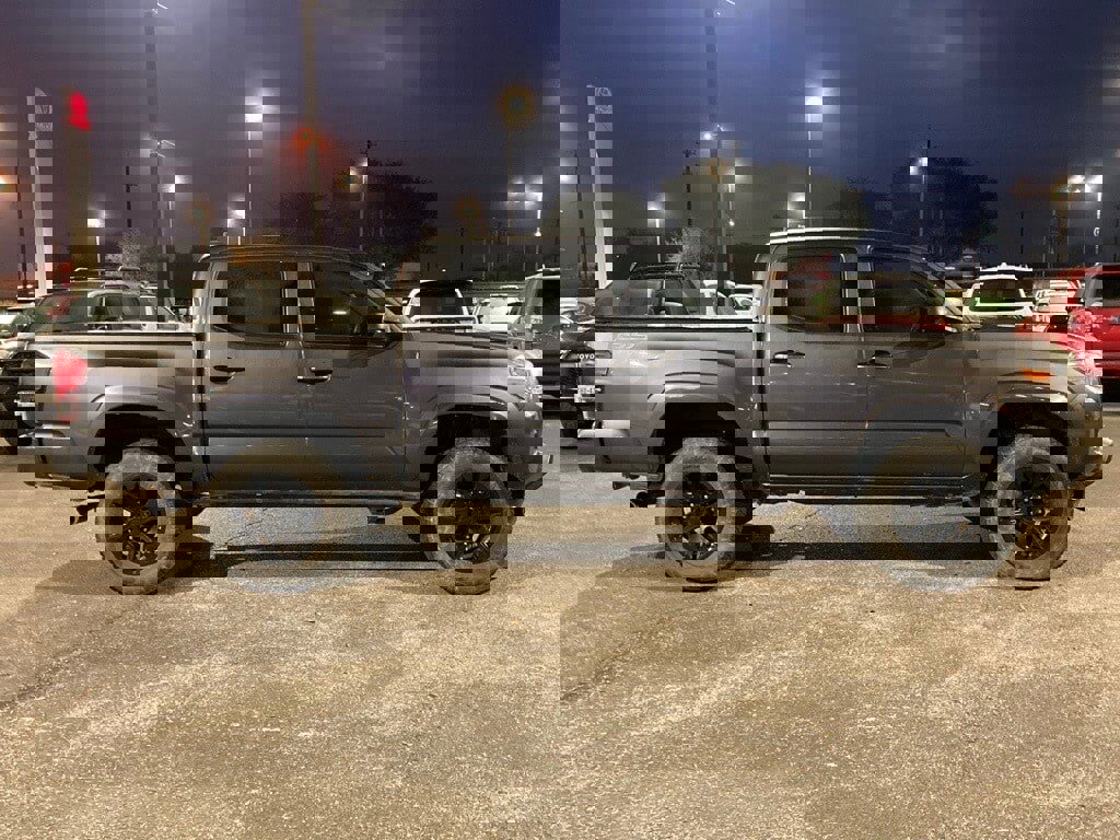Certified 2022 Toyota Tacoma SR image 4
