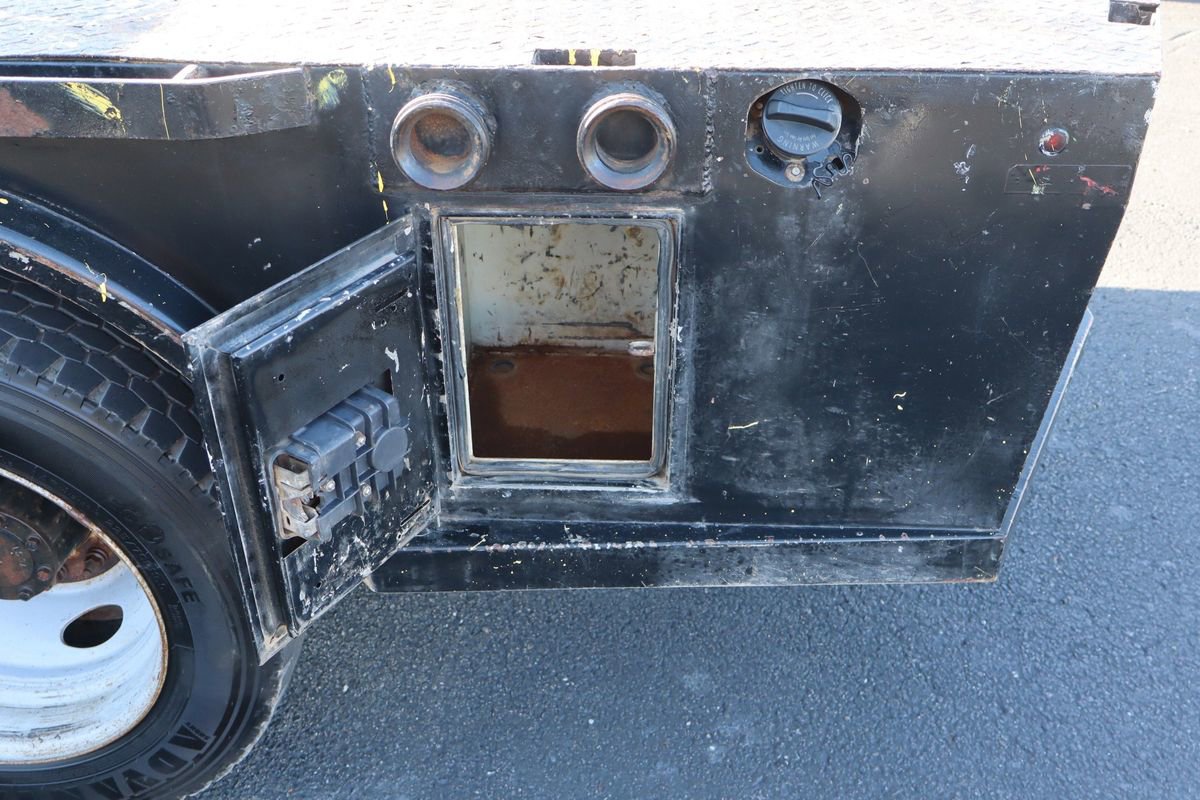 Used 2012 Ford F550 4x4 Crew Cab Super Duty w/ Payload Upgrade Pkg image 17