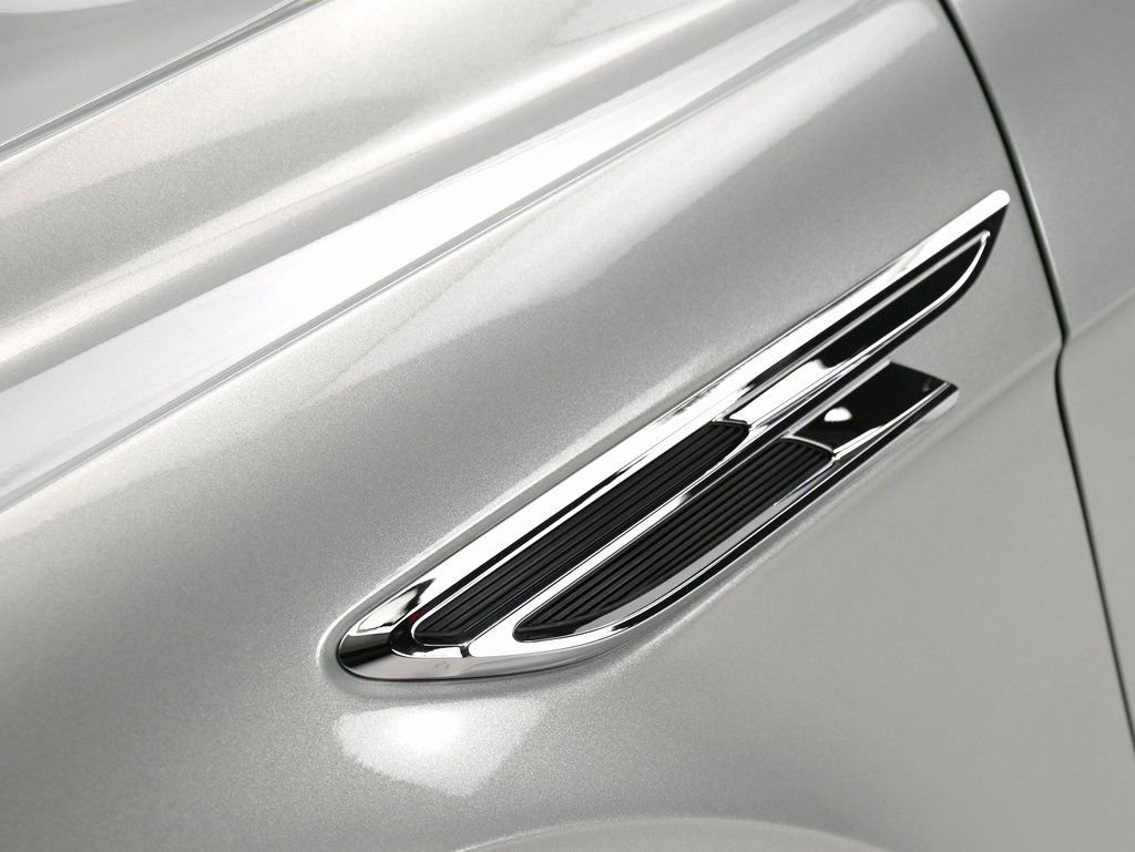 Used 2025 Bentley Bentayga Extended Wheelbase AWD/4WD image 32