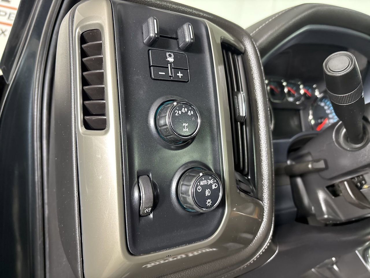 Used 2019 Chevrolet Silverado 2500 High Country w/ Duramax Plus Package AWD/4WD image 9