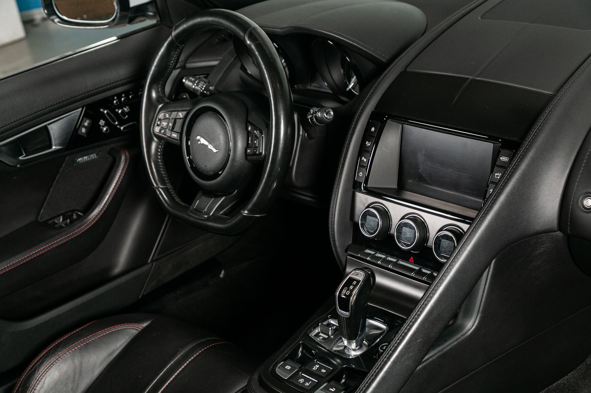 Used 2017 Jaguar F-TYPE S image 8