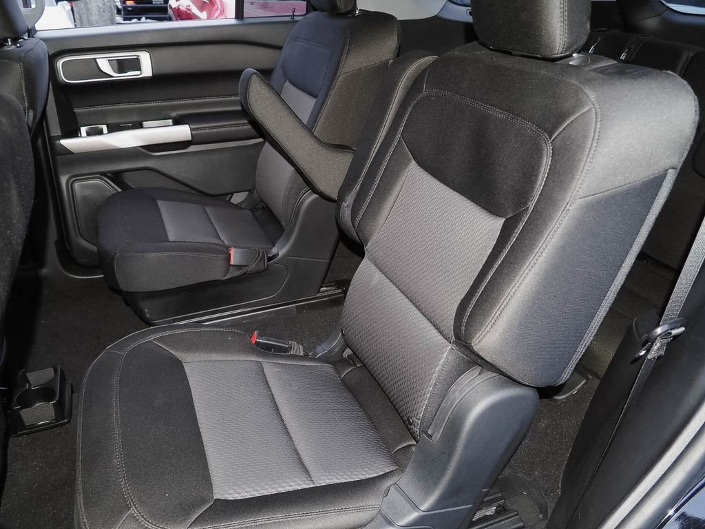 Used 2023 Ford Explorer XLT image 25