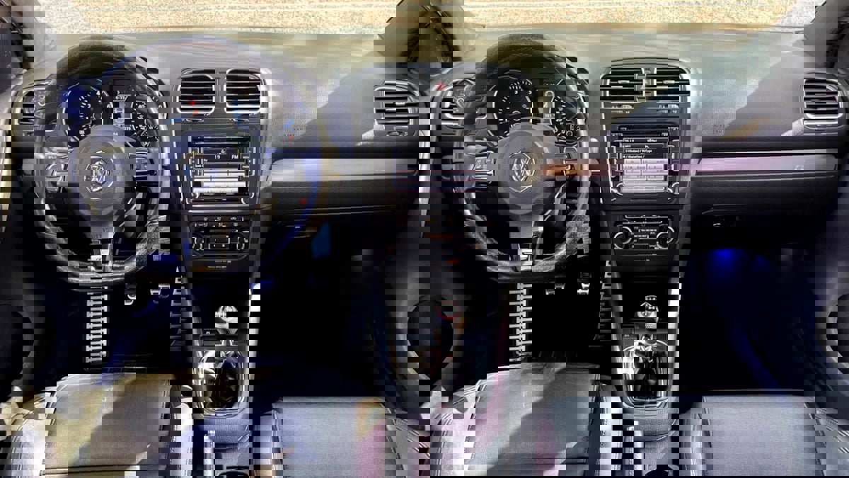 Used 2013 Volkswagen Golf R 4-Door image 30