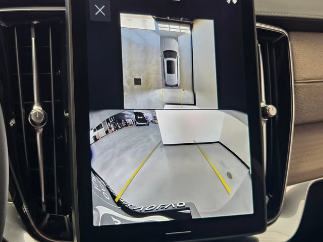 New 2026 Volvo XC90 B6 Plus w/ Protection Package Premier AWD/4WD image 18