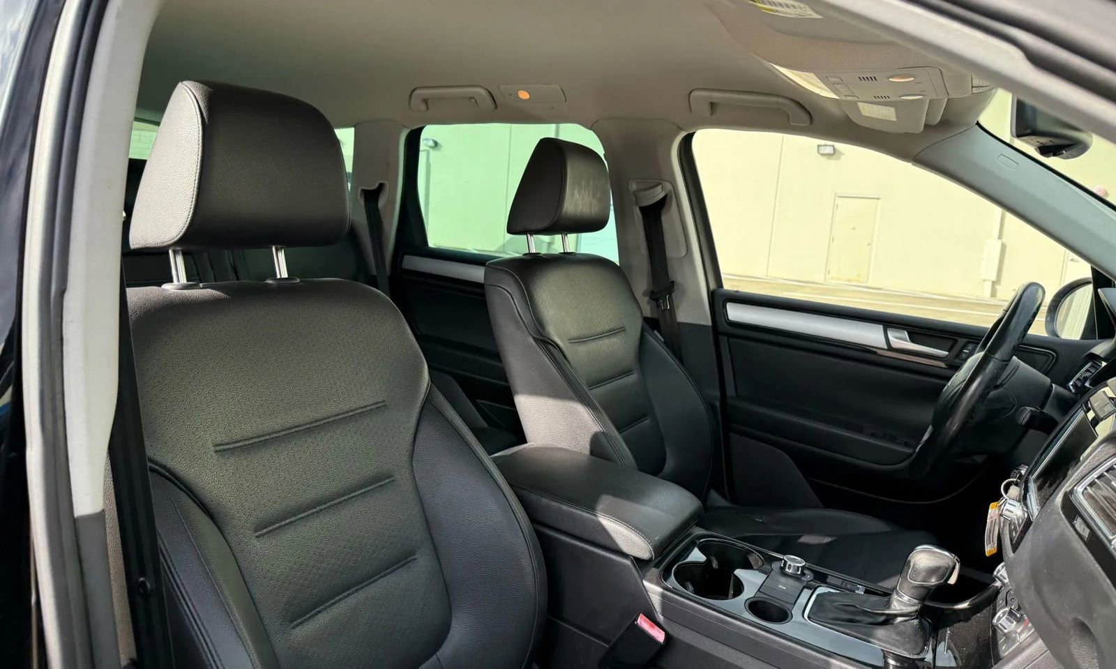 Used 2012 Volkswagen Touareg VR6 image 18