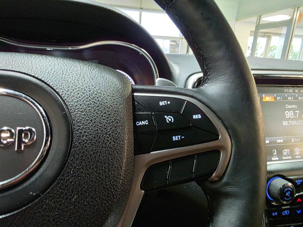 Used 2017 Jeep Grand Cherokee Altitude AWD/4WD image 30