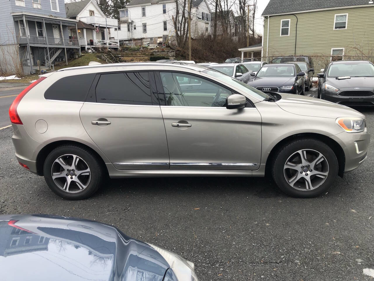 Used 2015 Volvo XC60 T6 image 3