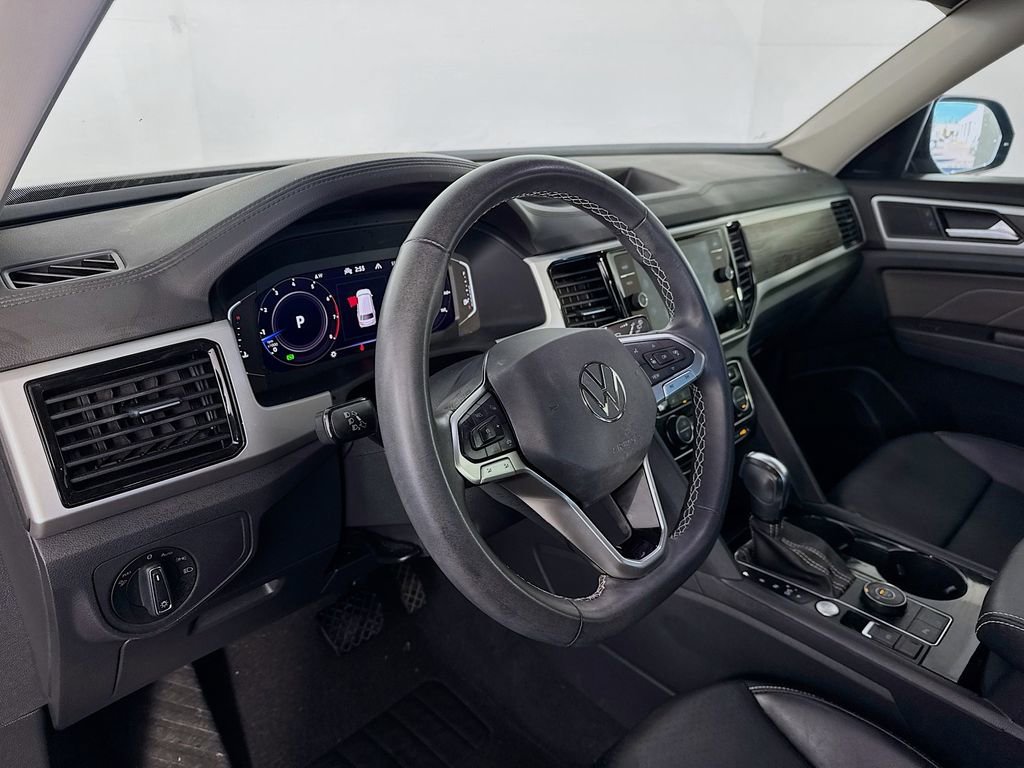 Used 2022 Volkswagen Atlas SE w/ Panoramic Sunroof Package image 9