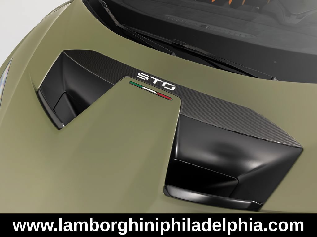 Used 2023 Lamborghini Huracan STO RWD image 41
