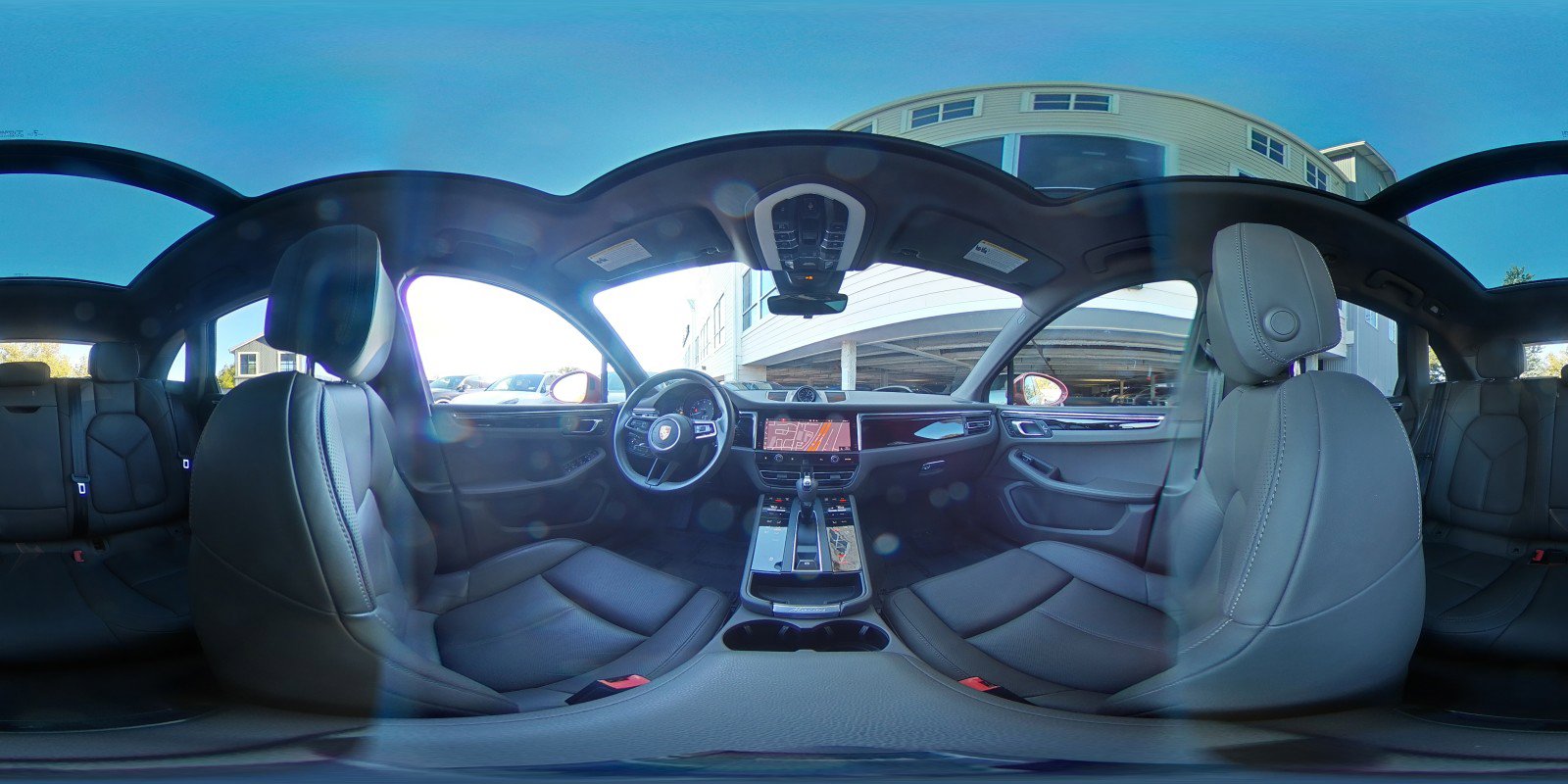 Used 2022 Porsche Macan w/ Premium Package Plus image 30