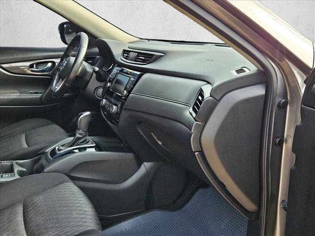 Used 2019 Nissan Rogue SV FWD image 17