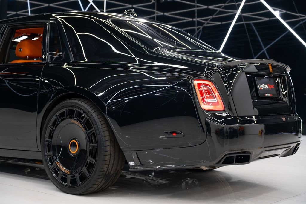 Used 2025 Rolls-Royce Phantom Sedan RWD image 16