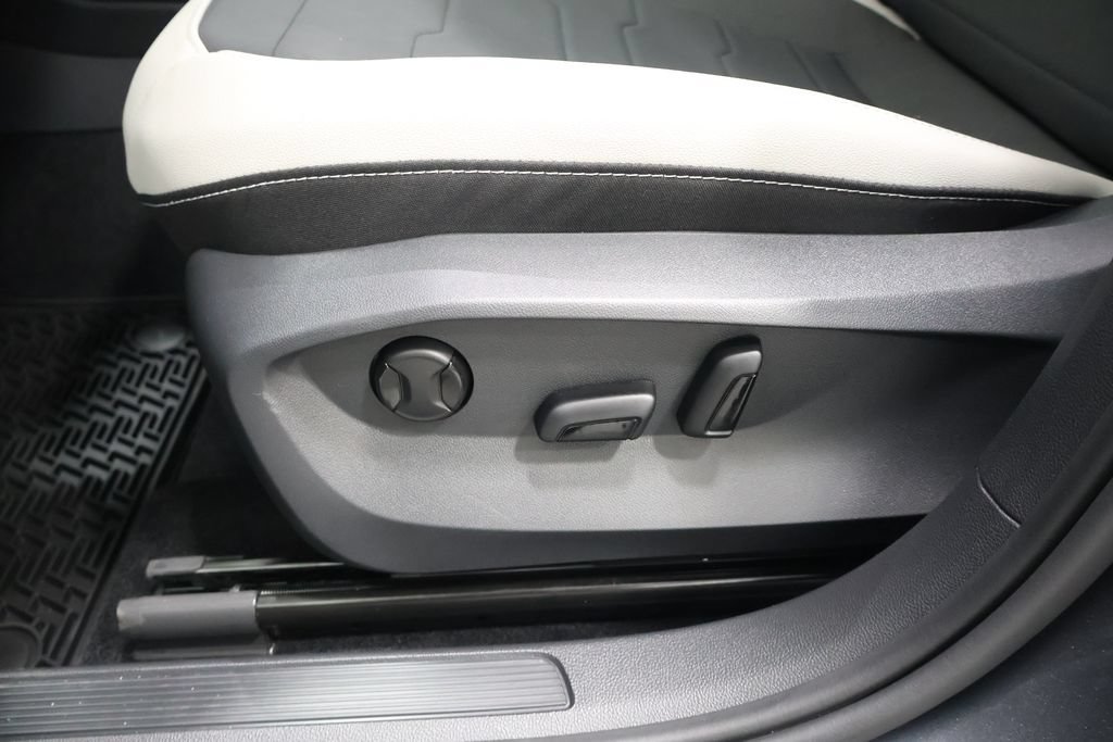 New 2026 Volkswagen Taos SE AWD/4WD image 14