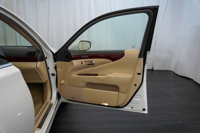 Used 2011 Lexus LS 460 AWD w/ Comfort Pkg image 17