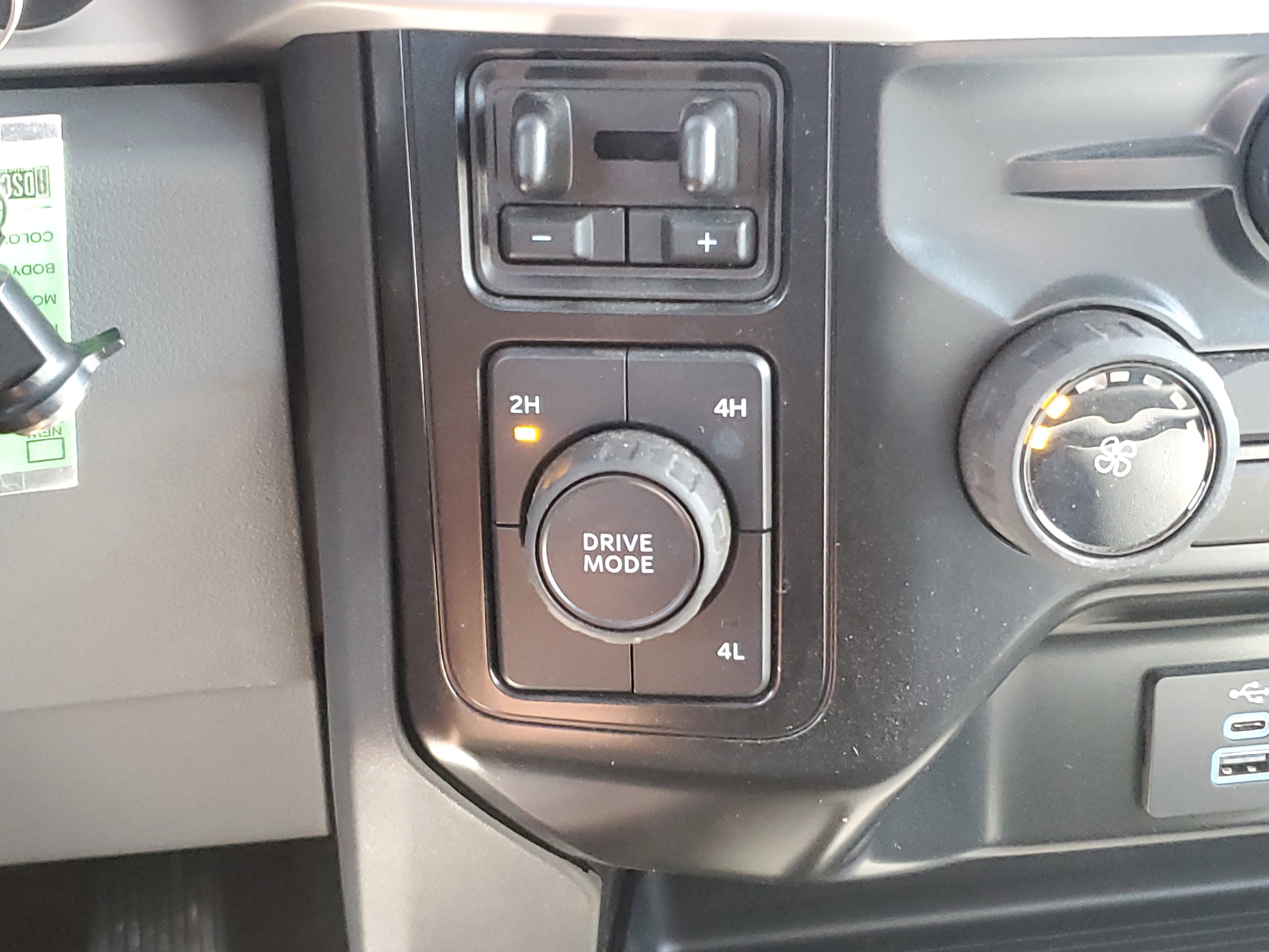 Used 2025 Ford F350 XL w/ FX4 Off-Road Package image 21