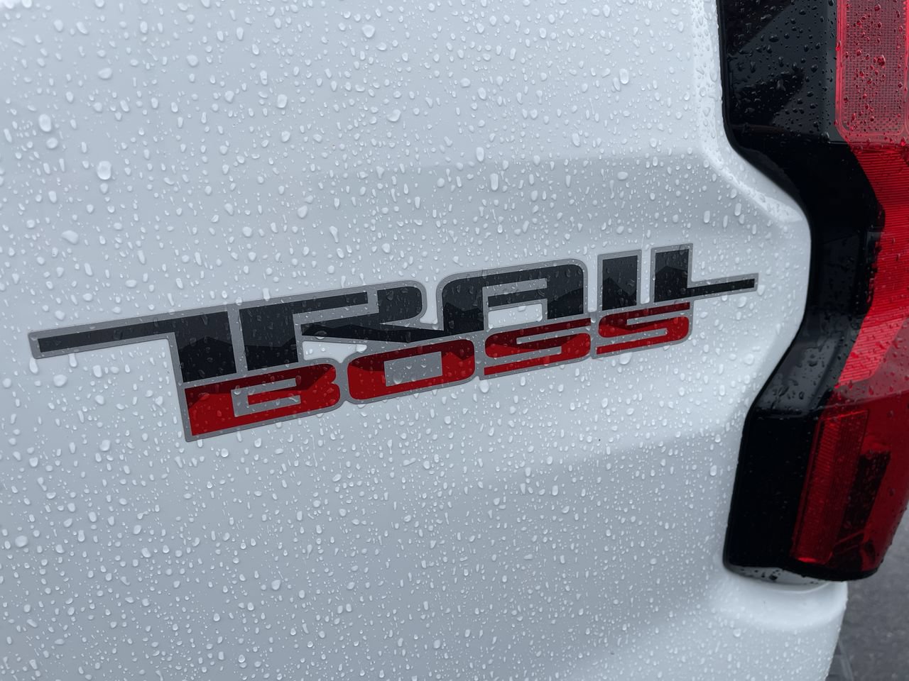 Certified 2024 Chevrolet Colorado Trail Boss w/ Advanced Trailering Package AWD/4WD image 31