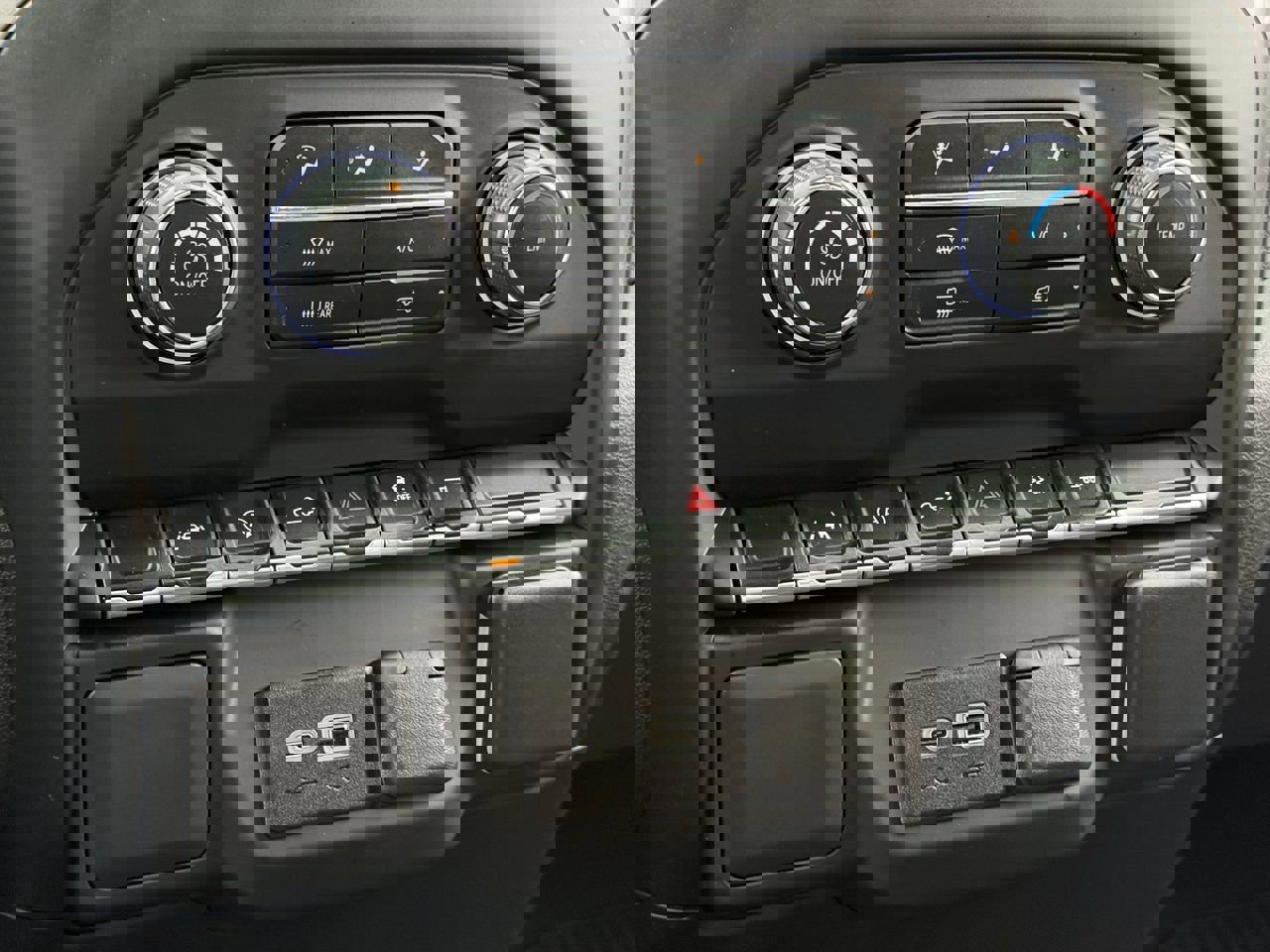 Used 2024 Chevrolet Silverado 1500 Custom image 16