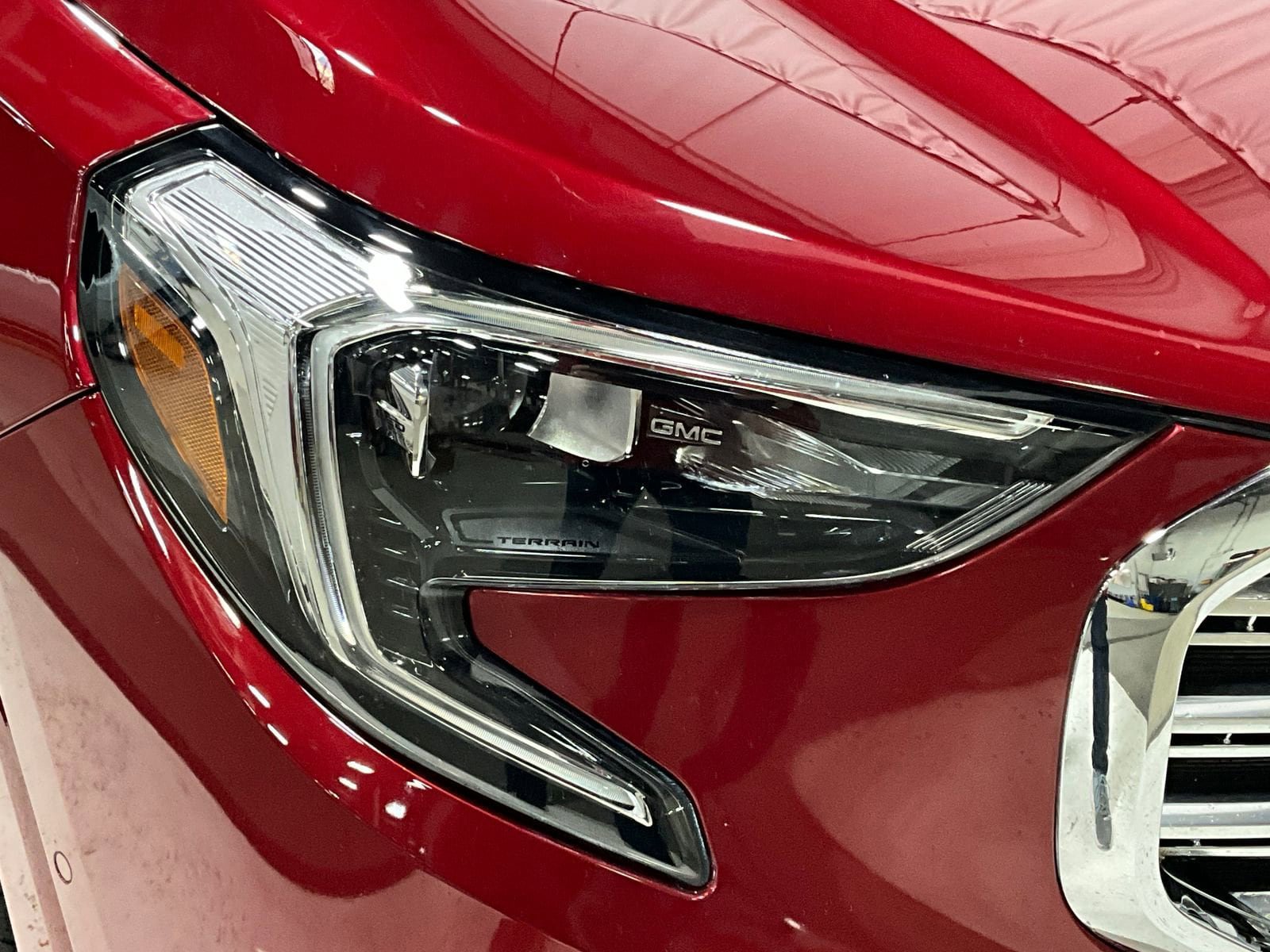 Used 2020 GMC Terrain Denali w/ GMC Pro Grade Package AWD/4WD image 25