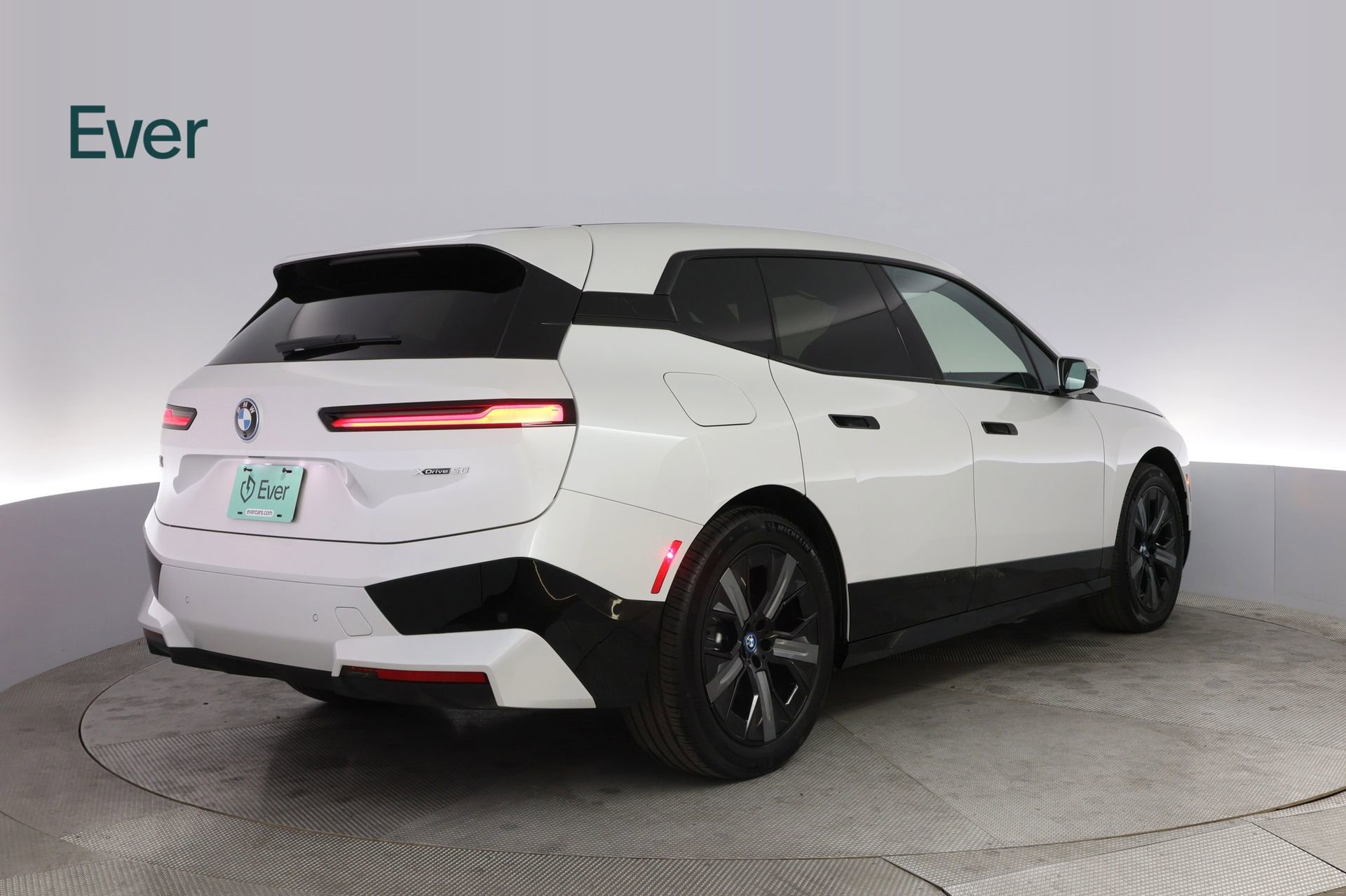 Used 2022 BMW iX xDrive50 w/ Premium Package image 3