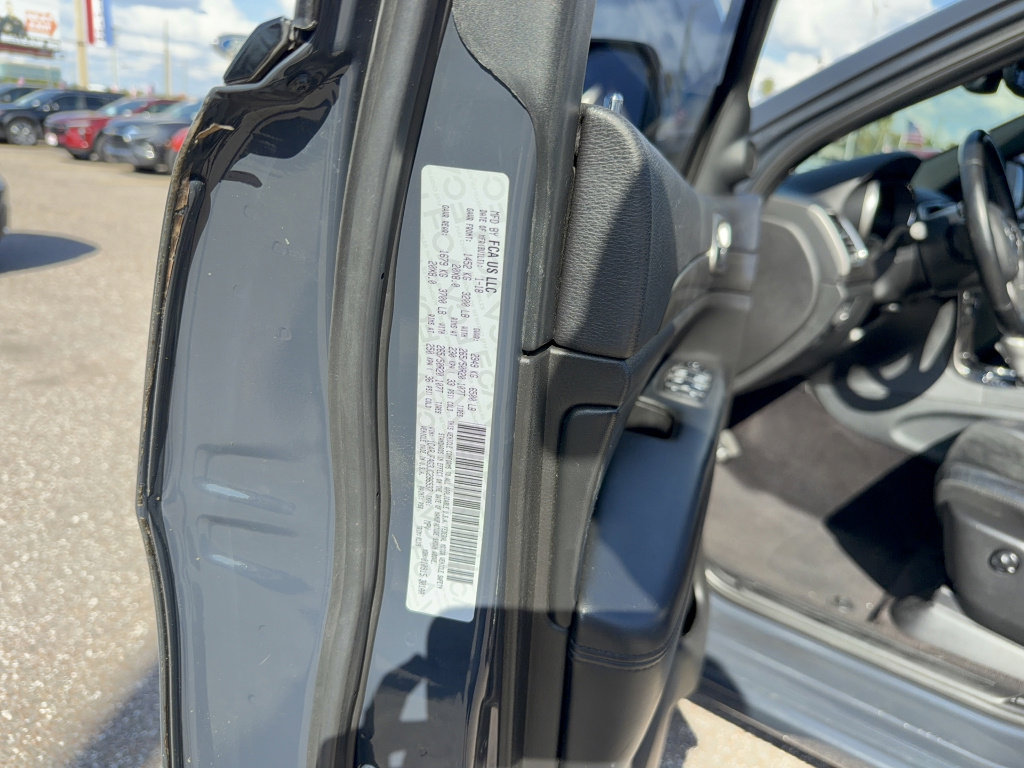 Used 2018 Jeep Grand Cherokee Altitude image 32