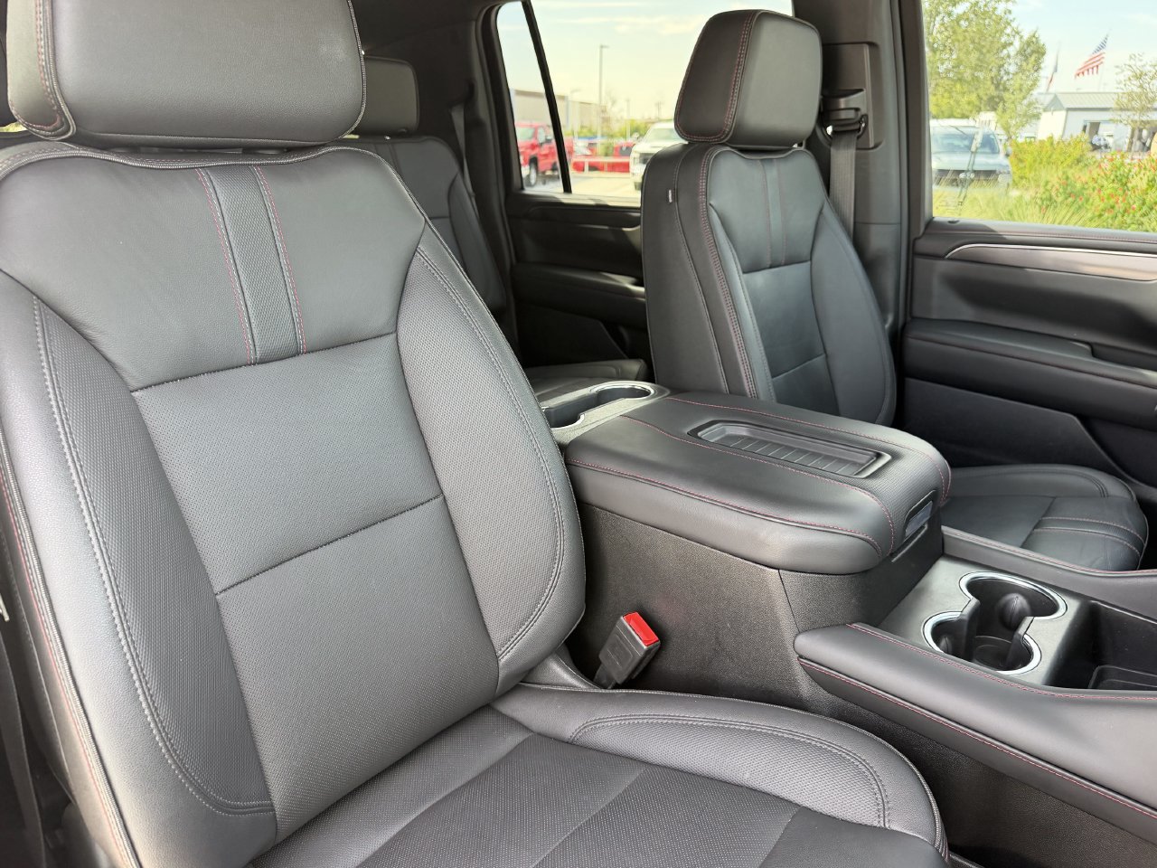 Certified 2023 Chevrolet Suburban RST w/ Luxury Package AWD/4WD image 27