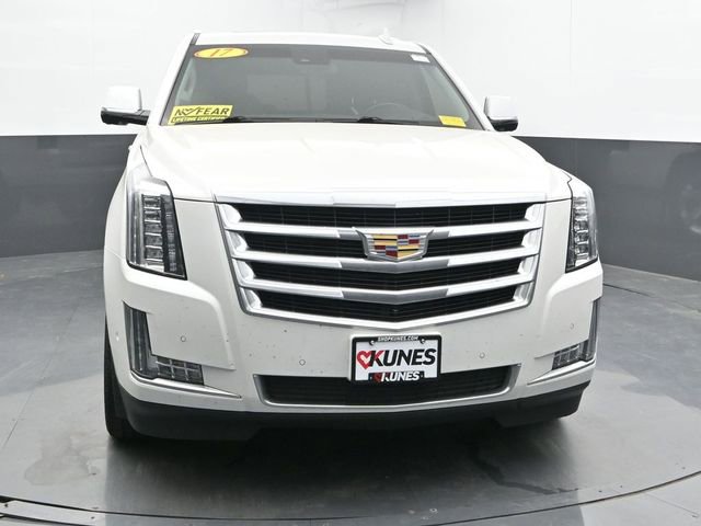 Used 2017 Cadillac Escalade Luxury AWD/4WD image 4