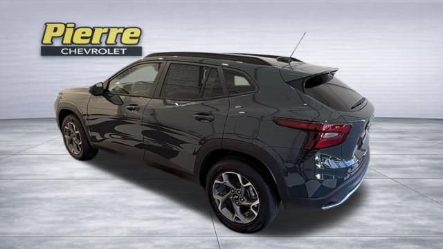 New 2026 Chevrolet Trax LT image 2