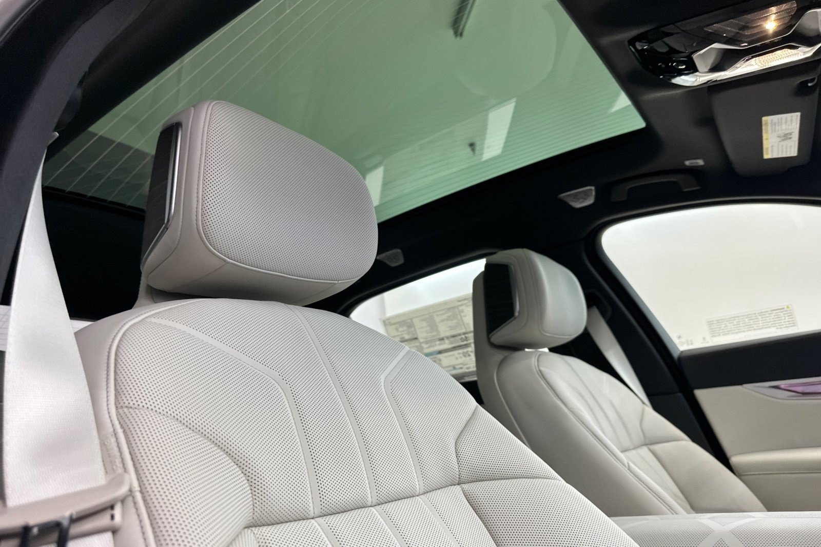 New 2026 BMW 760i xDrive w/ Executive Package AWD/4WD image 16