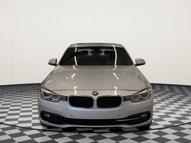 Used 2017 BMW 330i xDrive Sedan AWD/4WD image 3