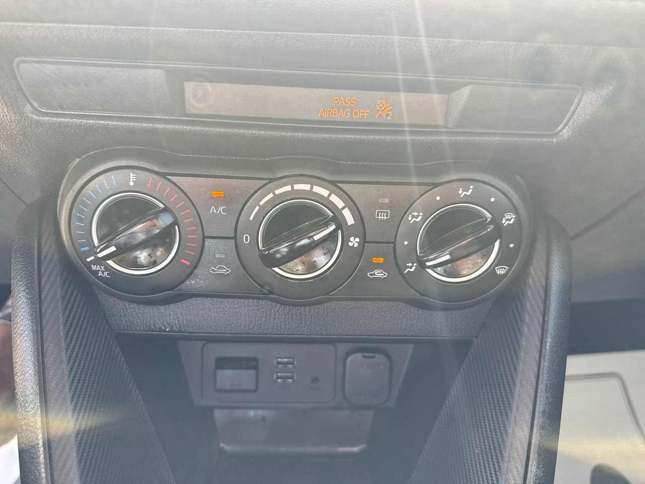 Used 2019 Toyota Yaris Sedan image 21