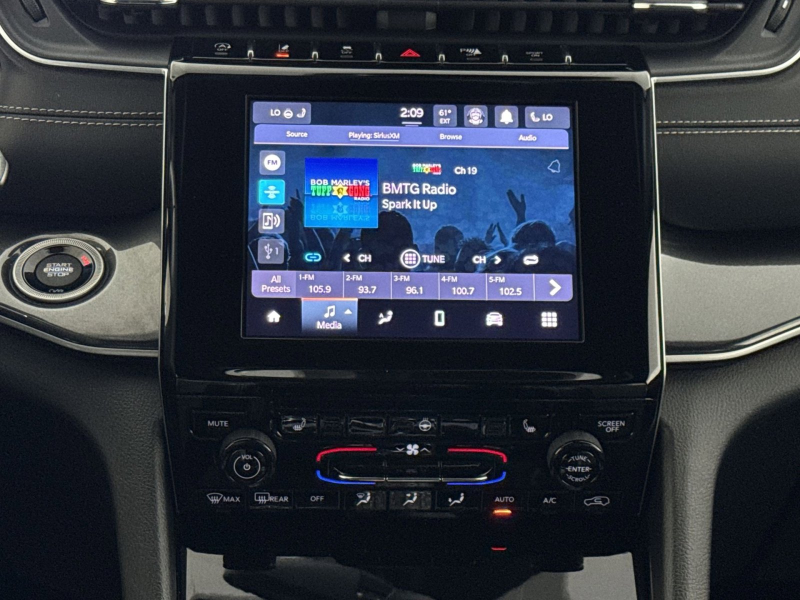 Used 2023 Jeep Grand Cherokee Altitude AWD/4WD image 18