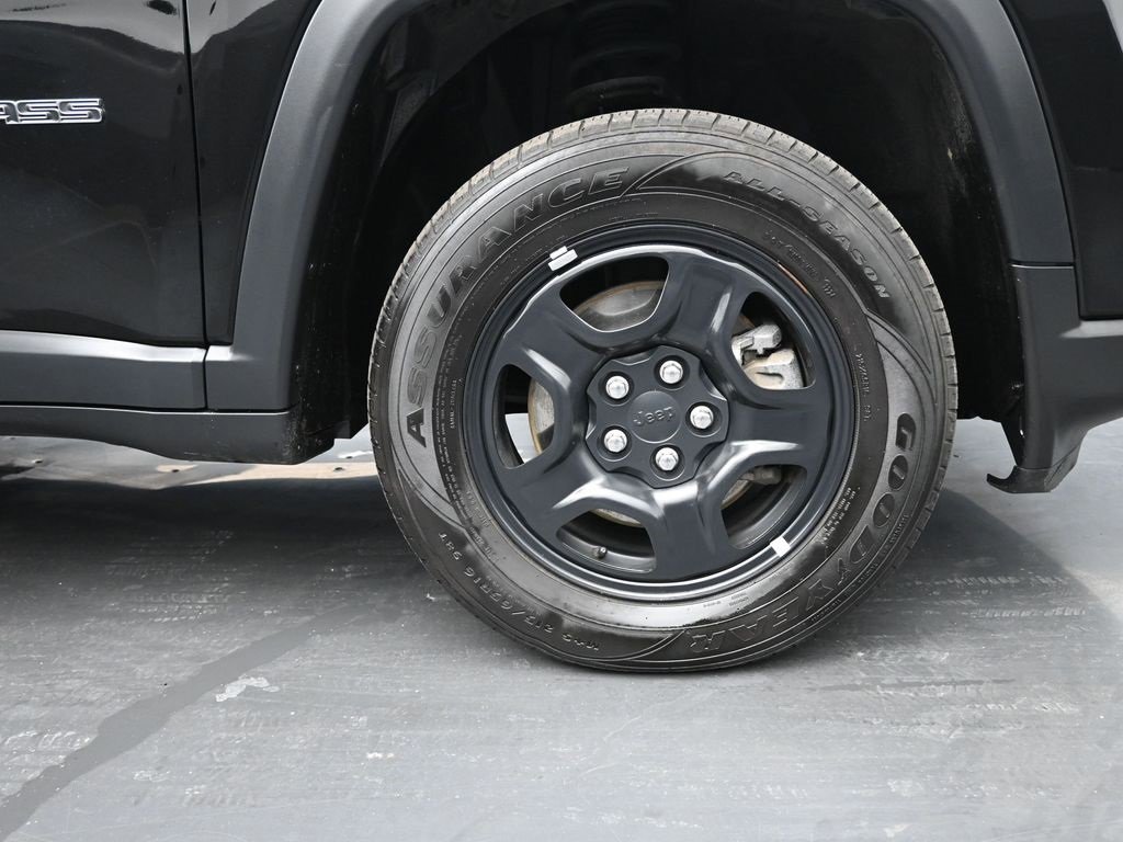 Used 2021 Jeep Compass Sport image 10