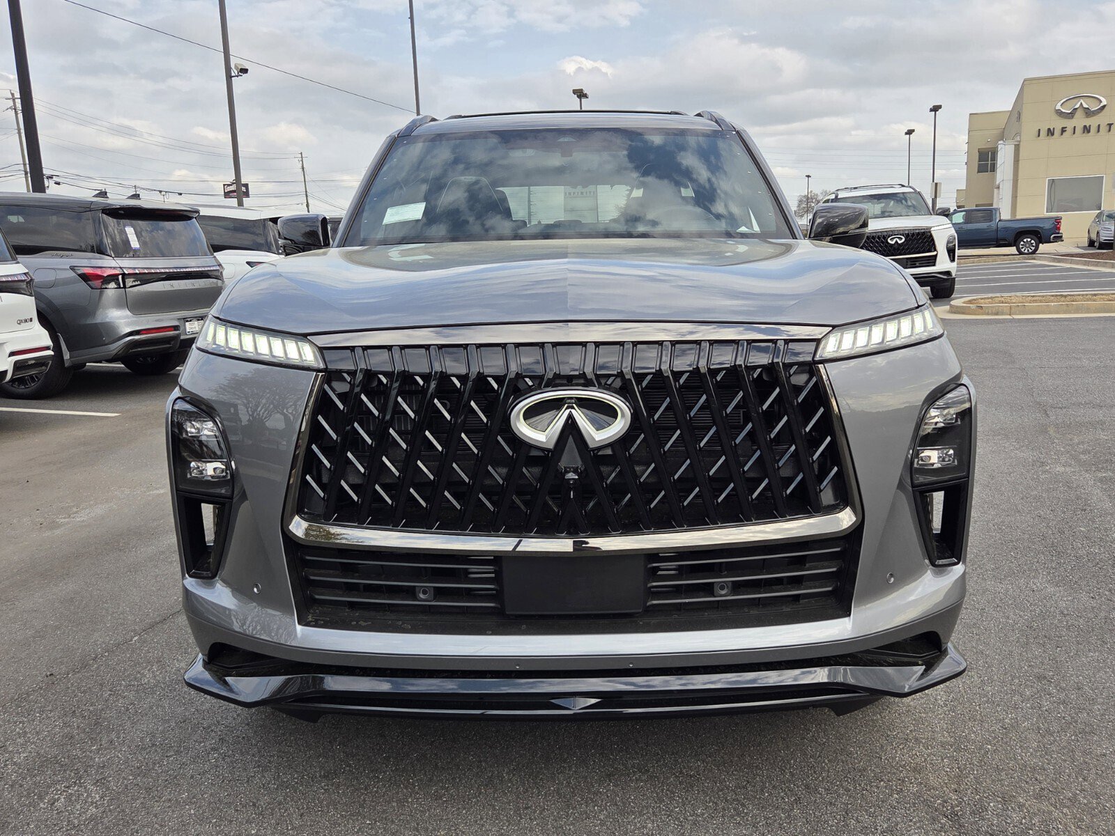 New 2026 INFINITI QX80 4WD image 2